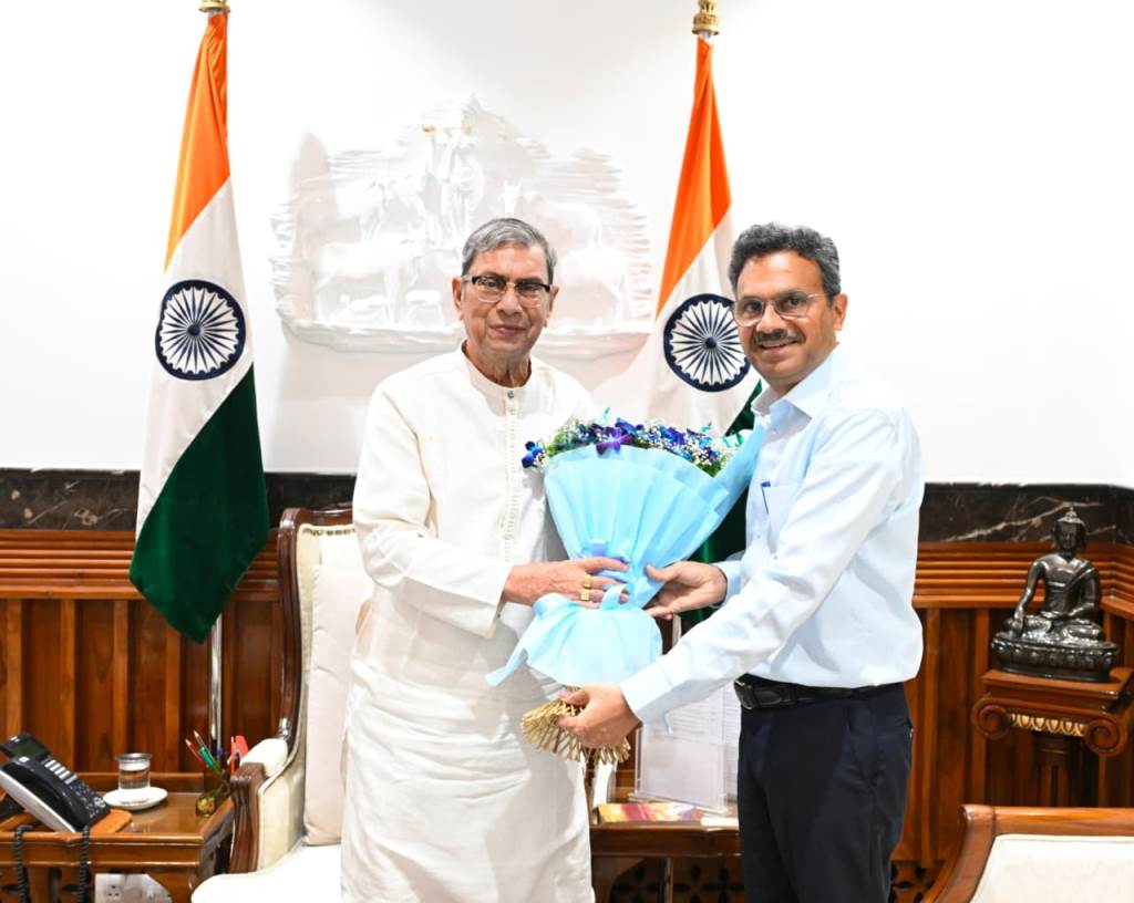 Haryana Chief Secretary pays courtesy call on Governor